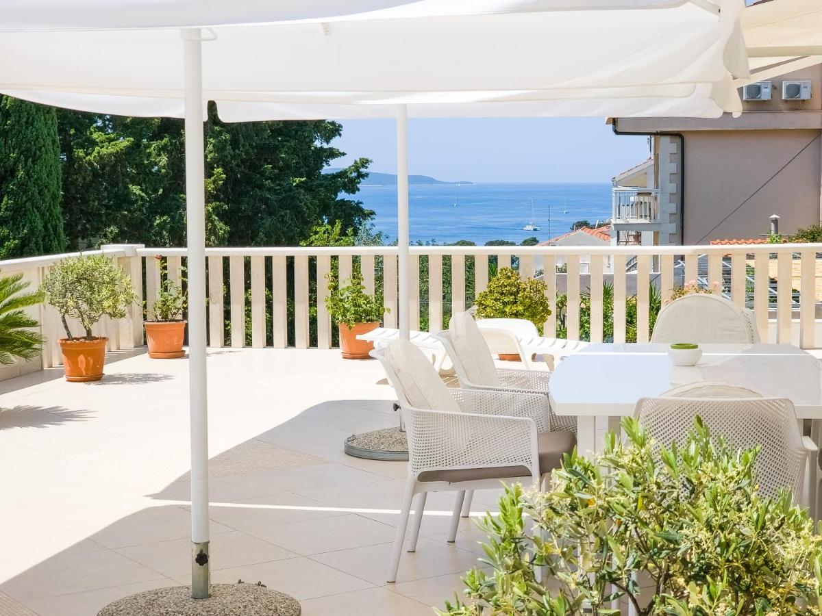 Apartments Nikolina Hvar Town Exterior photo